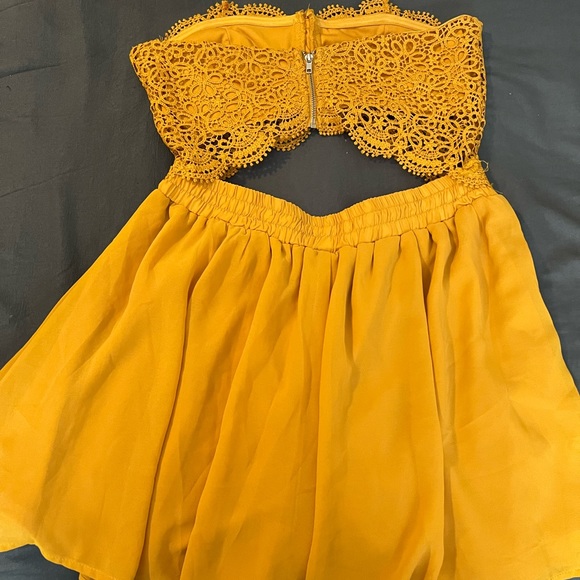 EUC Yellow Strapless Cutout Romper Dress Size Small - Picture 2 of 3